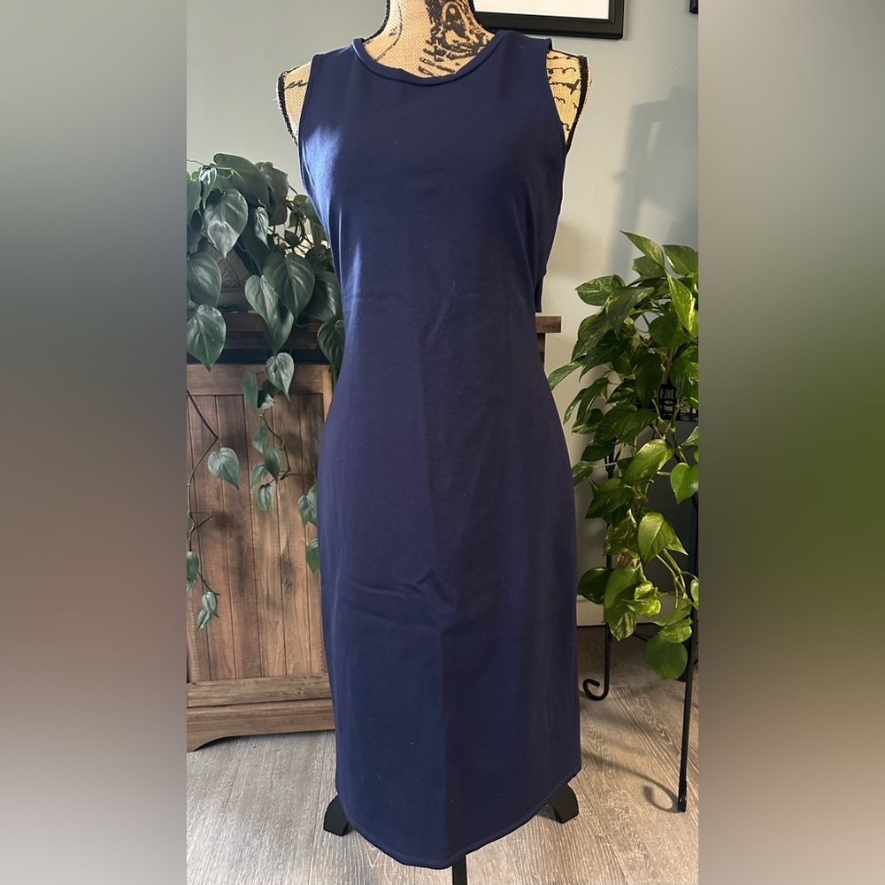 Mynta Capricorn open back midi dress, navy blue. Size Small Petite. NWT.